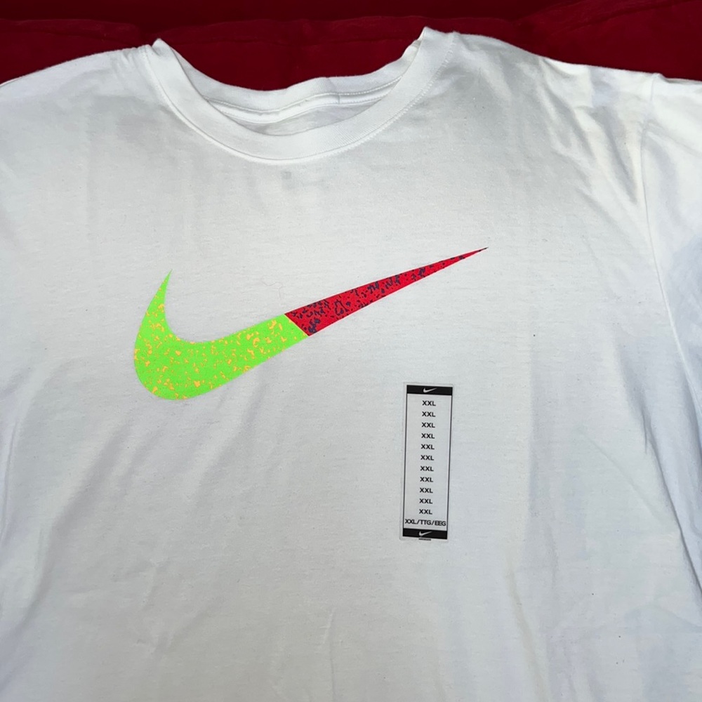 Mens Nike Graphic T Shirt - Picture 2 of 5